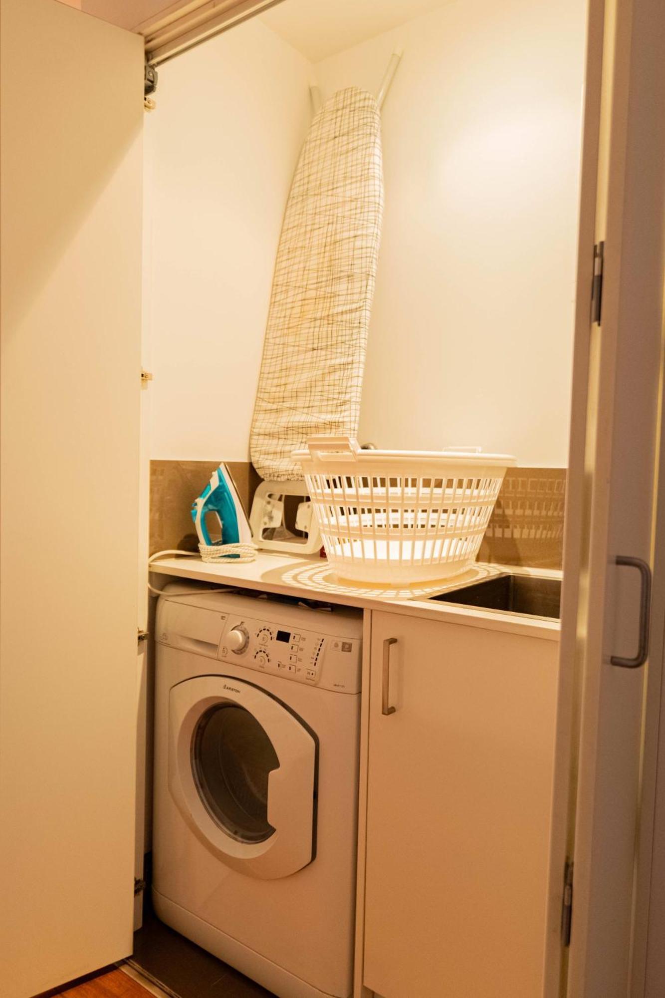Large Executive 3 Bedroom Yarralumla エクステリア 写真