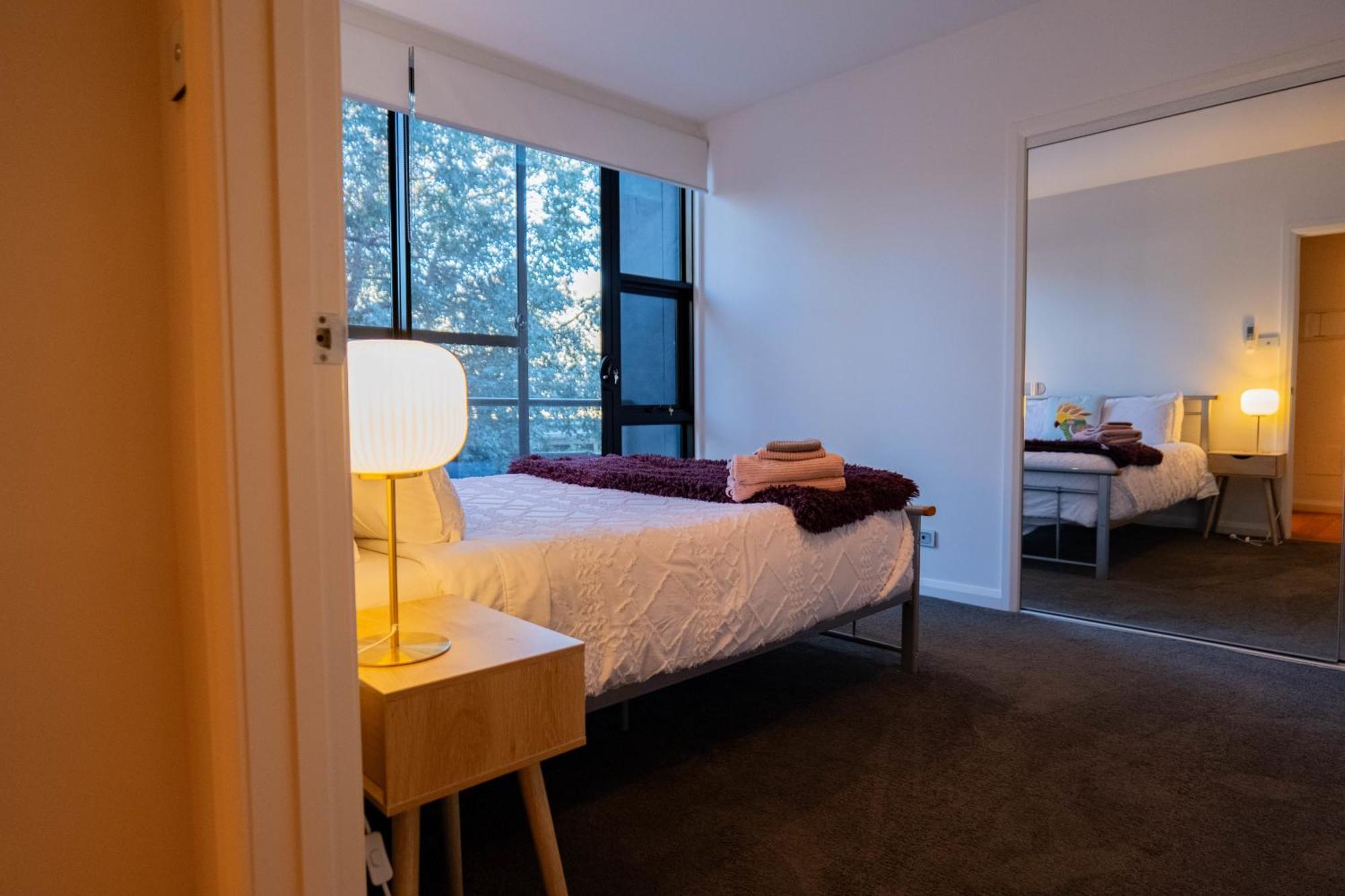 Large Executive 3 Bedroom Yarralumla エクステリア 写真