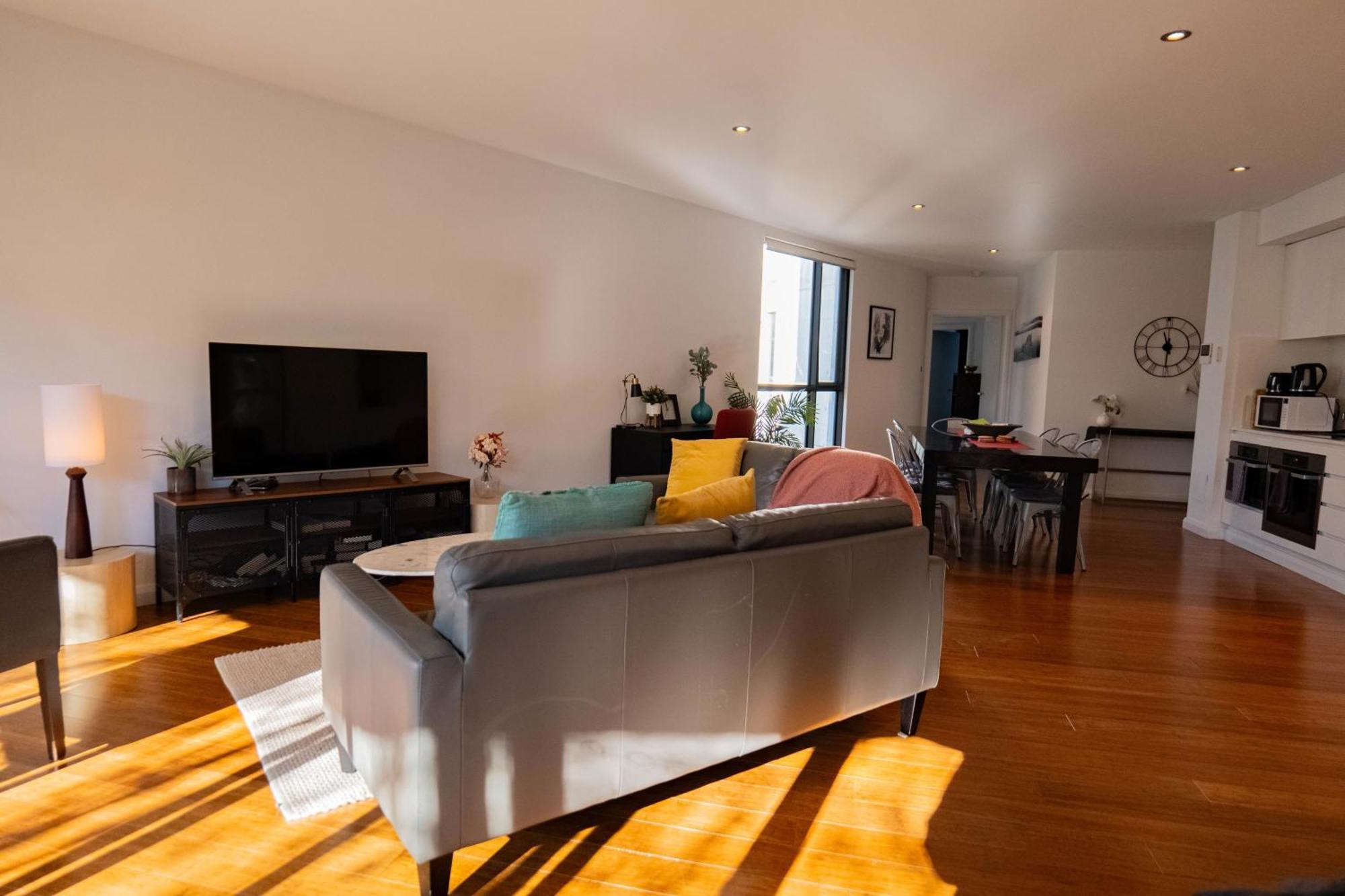 Large Executive 3 Bedroom Yarralumla エクステリア 写真