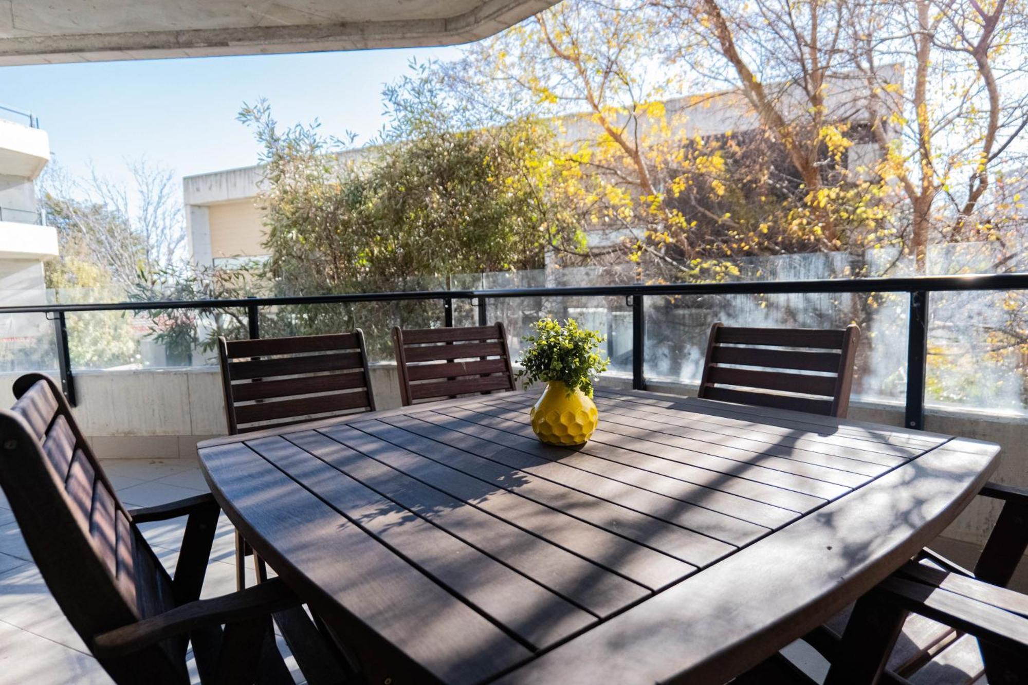 Large Executive 3 Bedroom Yarralumla エクステリア 写真