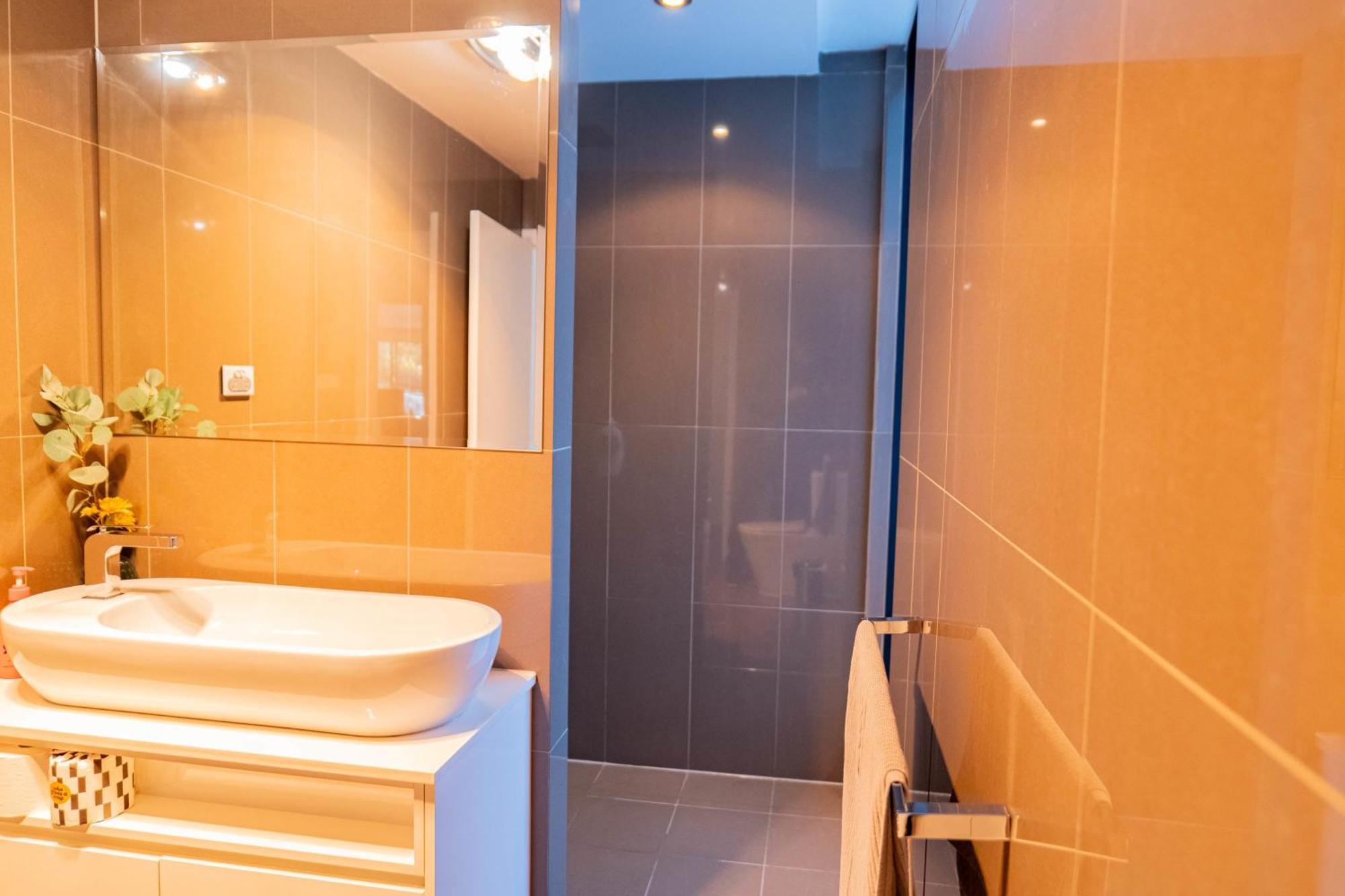 Large Executive 3 Bedroom Yarralumla エクステリア 写真